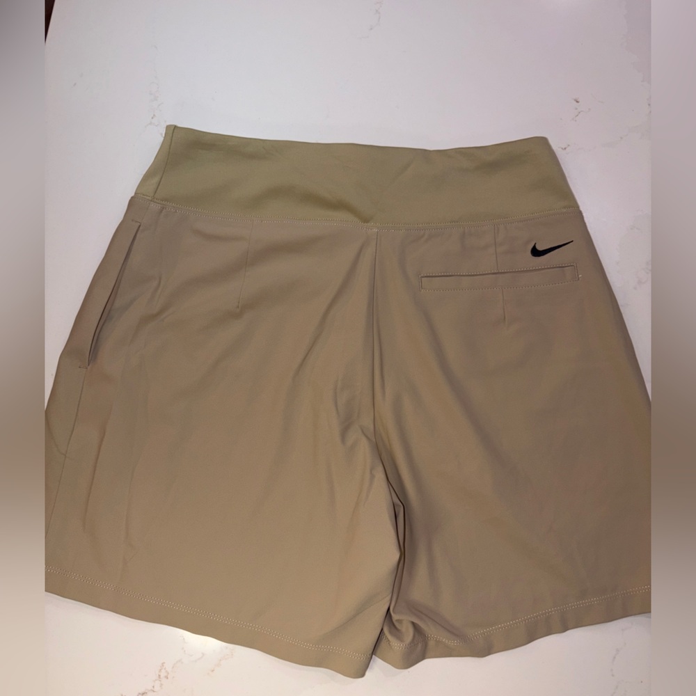 Nike Golf Khaki Performance Shorts – Size Medium